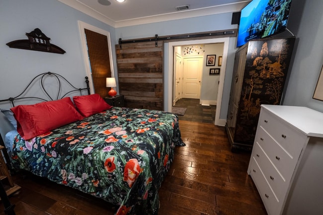 Photo - 605 N Orange St