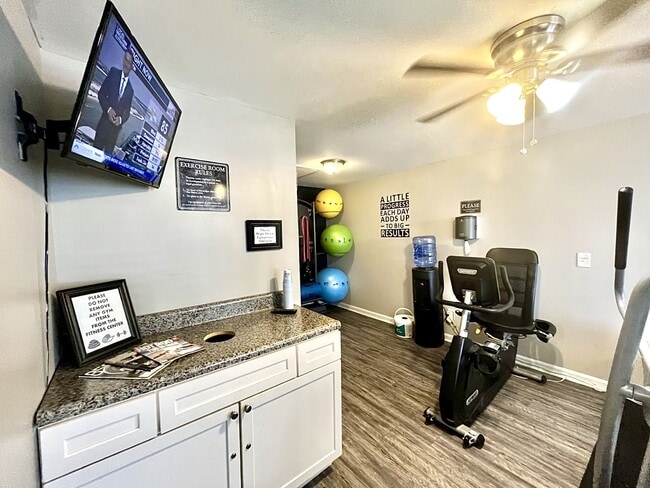 Photo - Lynn Haven Cove Apartments