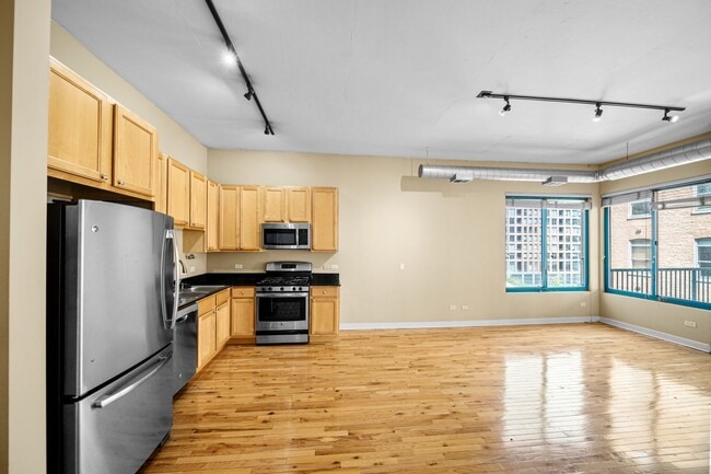 Photo - 910 W Madison St Unit 609