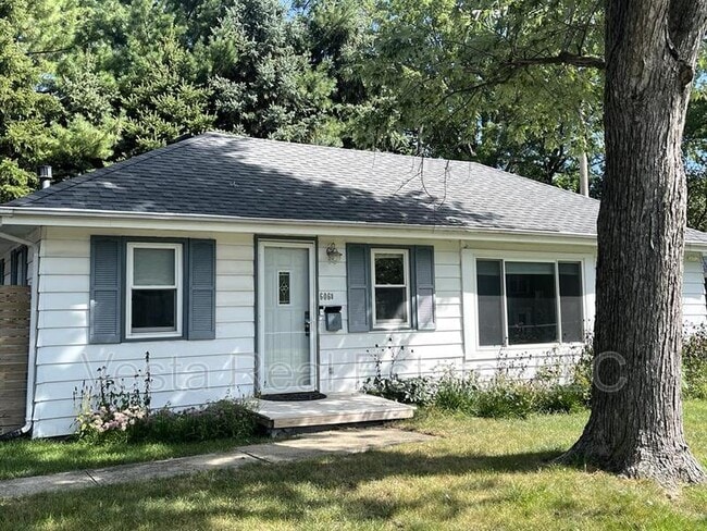 Building Photo - 606 Cullom St Rental