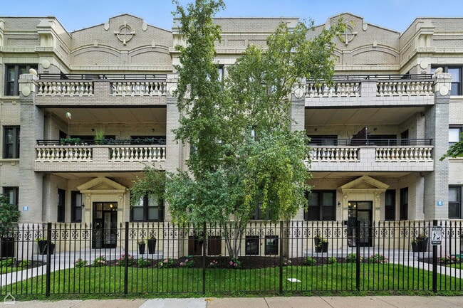 Building Photo - 4351 S King Dr Unit G