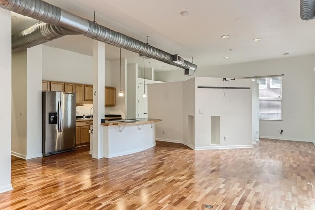 Building Photo - Bright & Spacious LoHi Condo- Available 8/10/26! Unit 2D