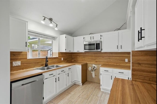 Photo - 14403 Wandering Wood Dr