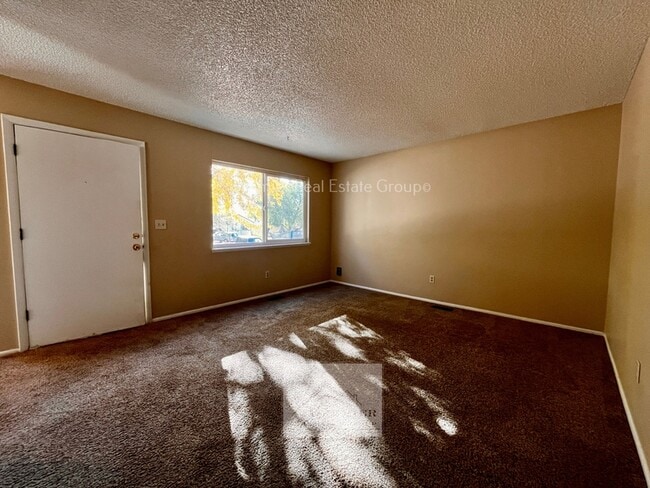 Photo - 1854 Saratoga Dr