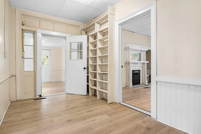 Photo - 1394 Ross St