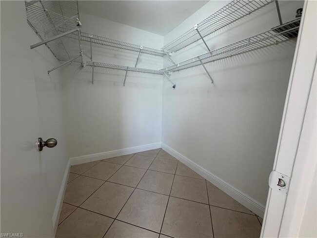 Photo - 1392 Churchill Cir