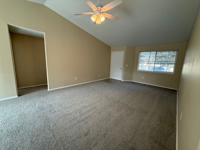 Photo - 3 Bed/2 Bath Single Level Home with Fenced Backyard