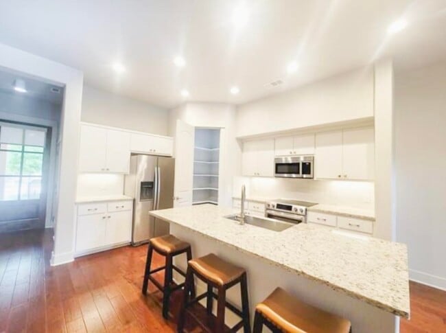 Photo - 108 Tuscan Dr