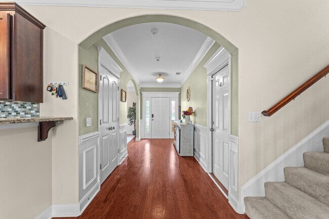 Photo - 108 Saratoga Dr