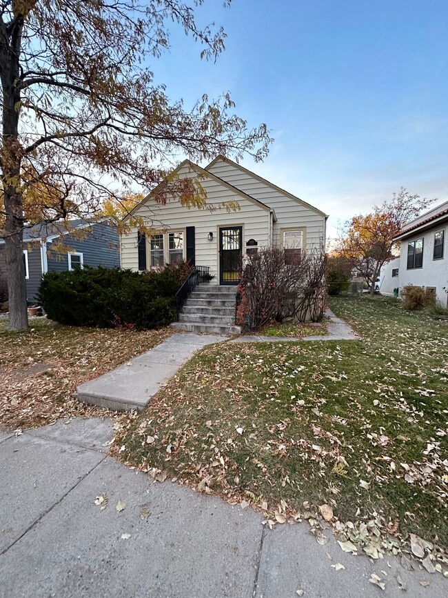Building Photo - 1609 Rainbow Ave Unit 1609.5 A