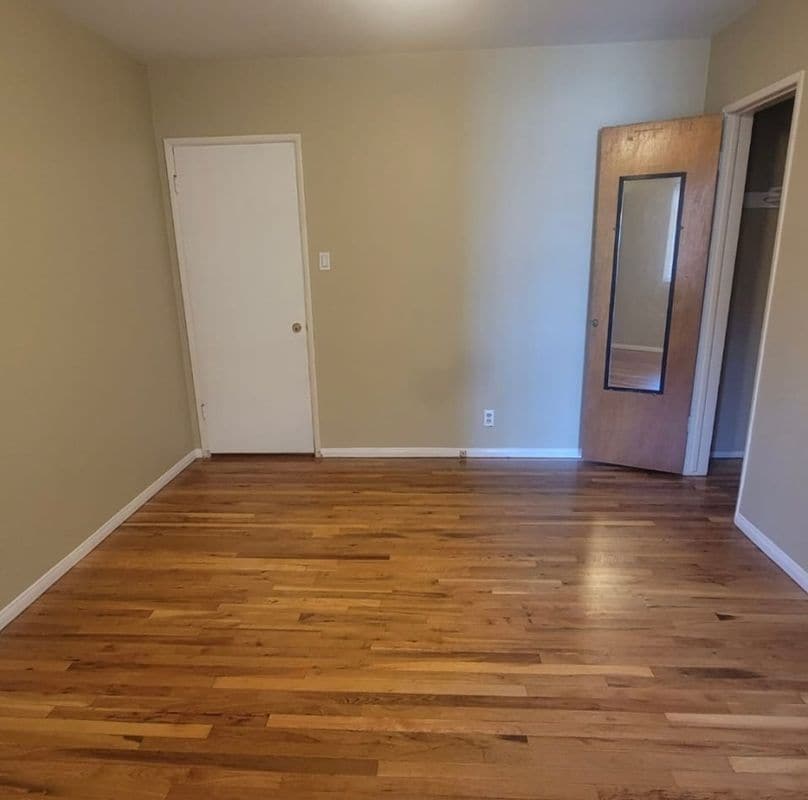 Photo - 8059 Van Noord Ave