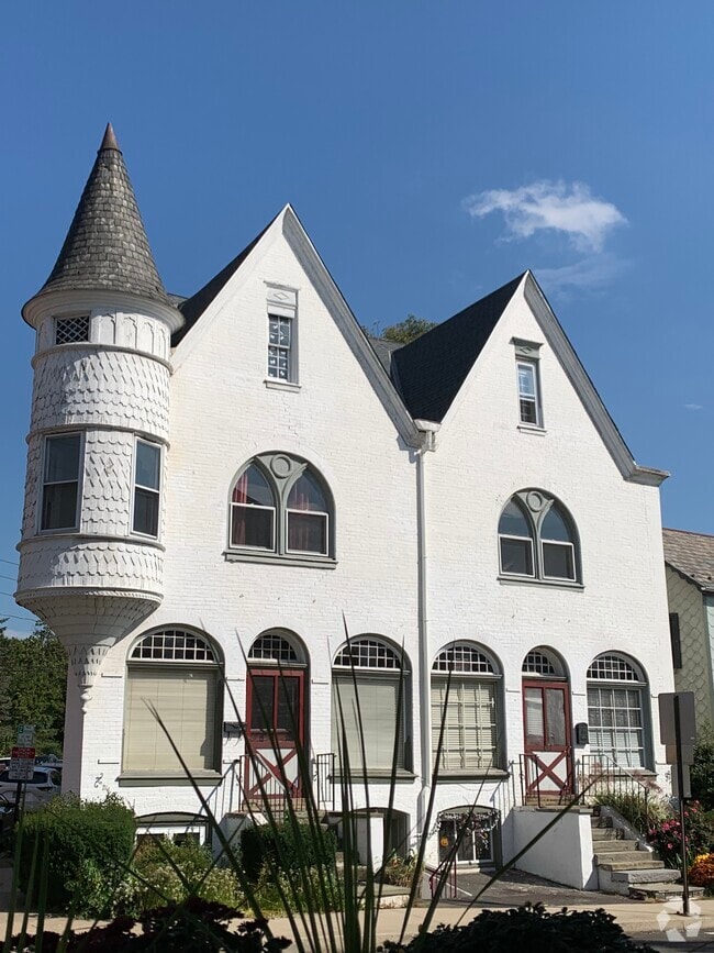 Building Photo - 139 N Main St Unit 139 N Main Street Rental