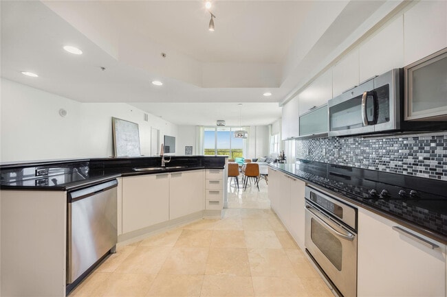 Photo - 14951 Royal Oaks Ln Unit 1109
