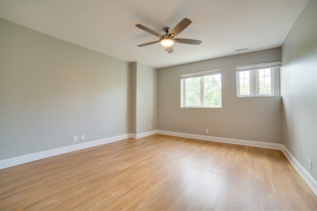 Photo - 325 Welch Ave