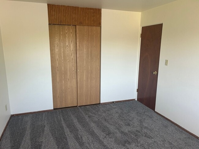 Photo - 2 Bedroom Upper with Heat and Water included Unit #5