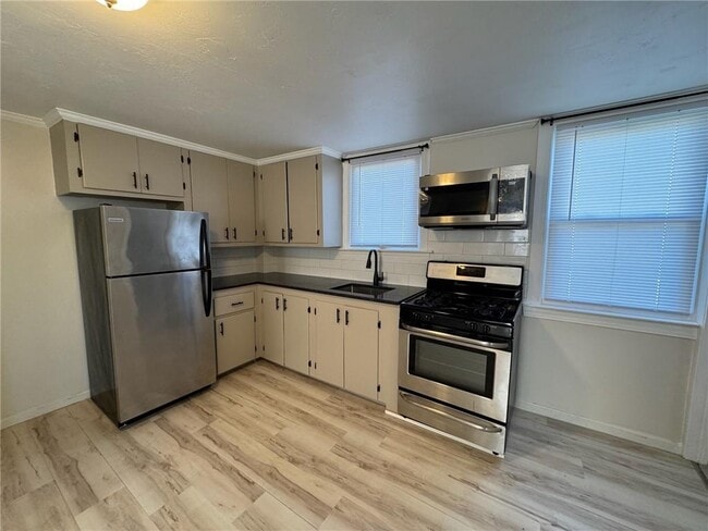 Building Photo - 33 St Elizabeth St Unit 2