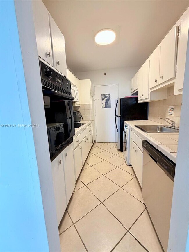 100 Lincoln Rd Unit 441