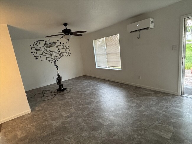 11831 FM1764