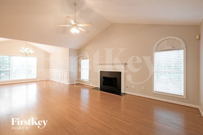 Photo - 3810 Riversong Dr NW