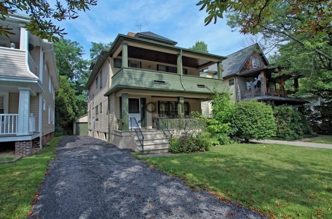 Building Photo - 2168 Rexwood Rd Unit #3
