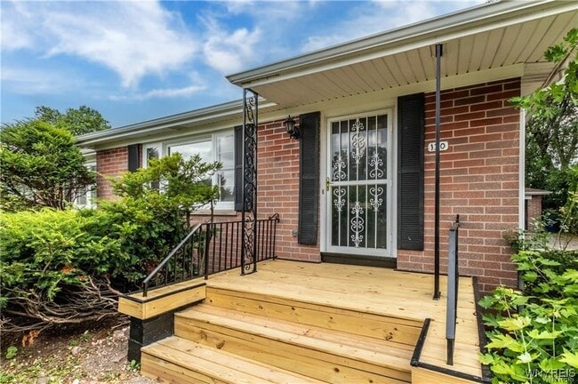 Photo - 130 Alberta Dr