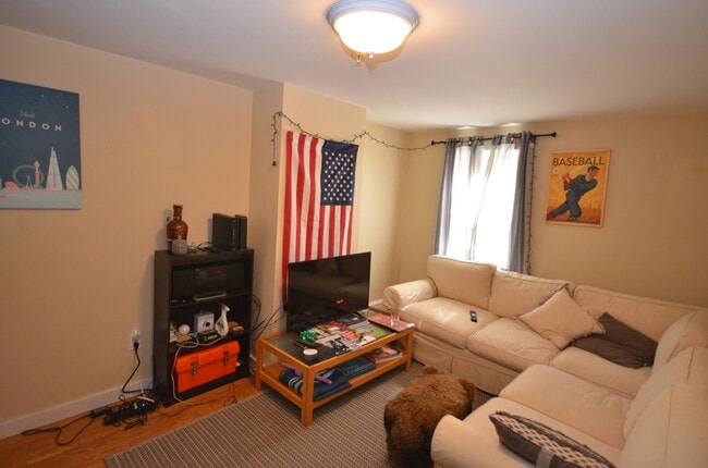 Photo - 266 Gold St Apartment Unit 1