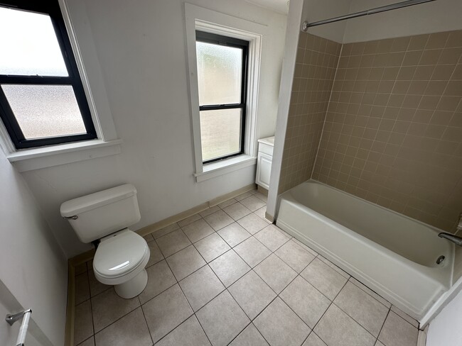 3530#22 - Oakland Properties