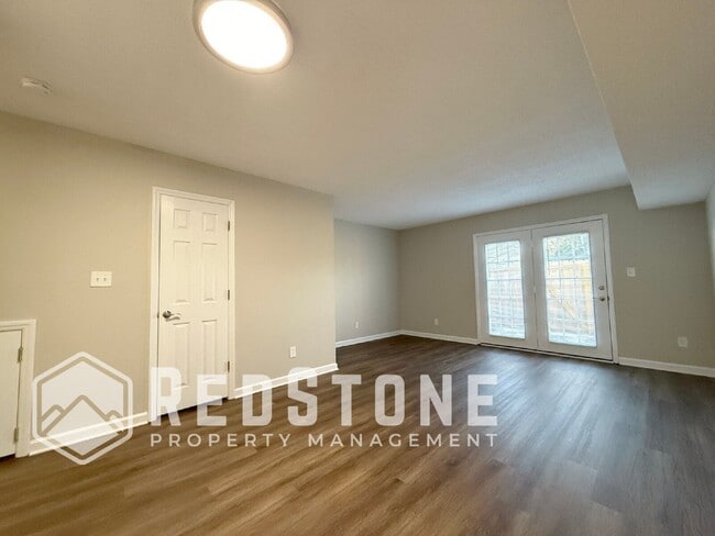 Photo - 725 S Broad St