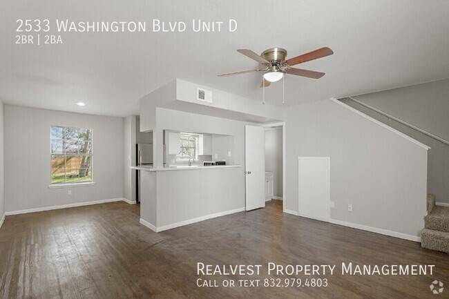 Building Photo - Welcome home to this recently updated 2-be... Unit D