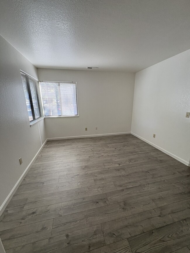 Photo - 1748 Mount Olive Dr
