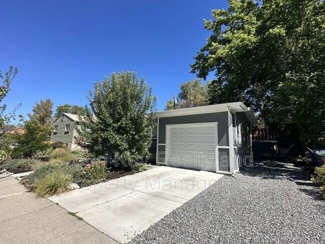 Private off street parking - 2647 S Jasper St Unit Downstairs