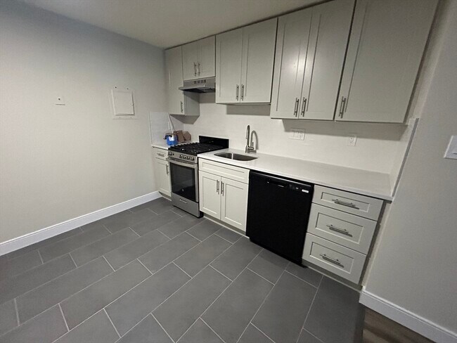 Photo - 16 Walnut St Unit B2