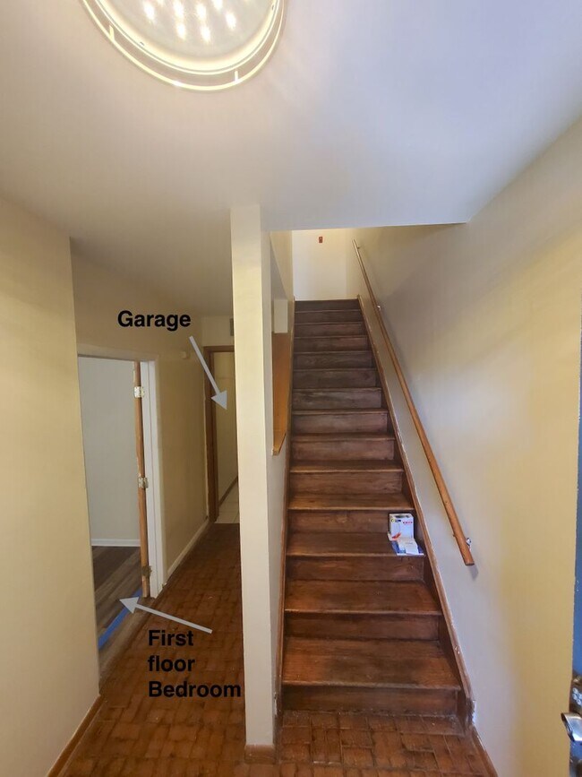 Photo - Fantastic off-campus location & spacious t...