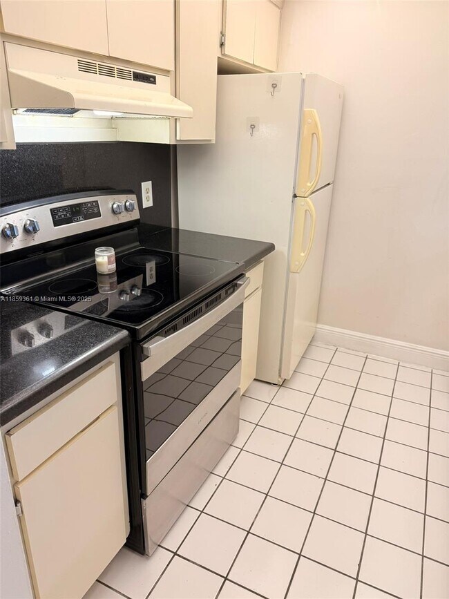 Photo - 8160 Geneva Ct Unit 205