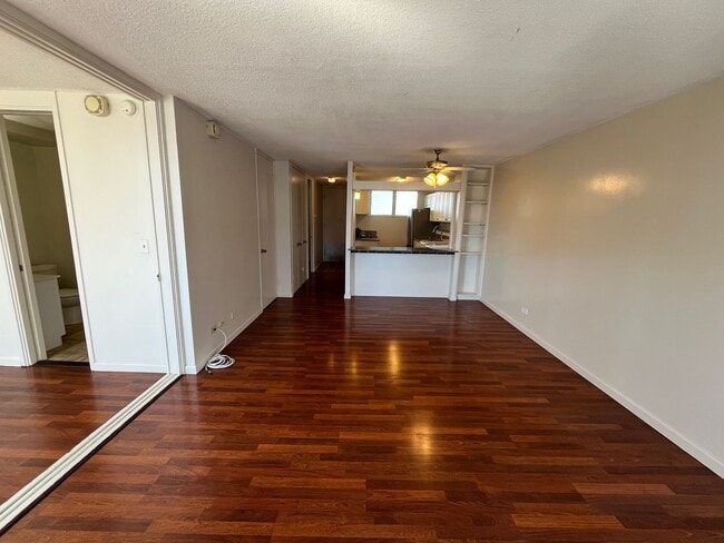 Photo - Woodrose (Honolulu) - Basic cable/electricity included!! 2 bedroom, 1.5 bathroom, 1 parking Unit 1803
