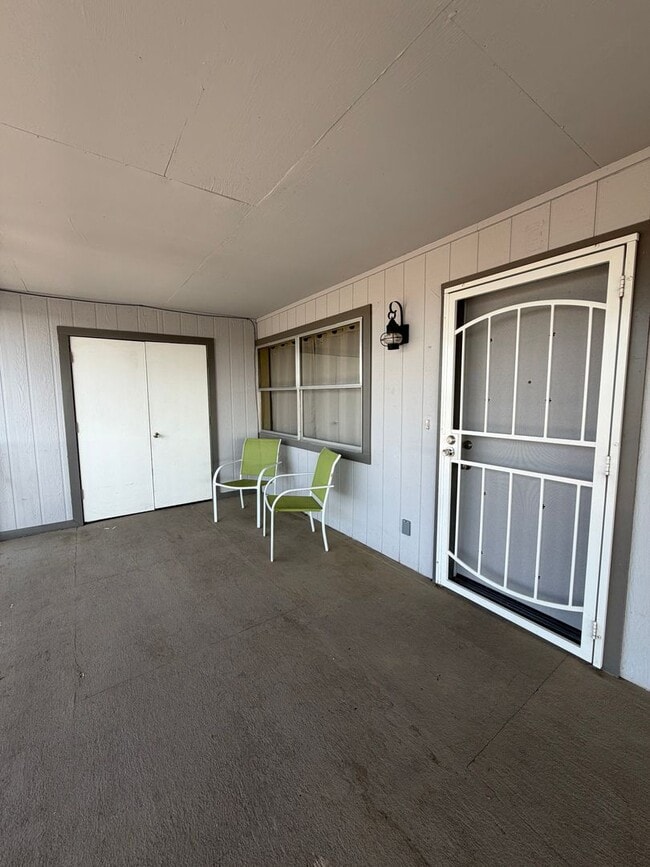 Building Photo - A1944 Unit A1944-E