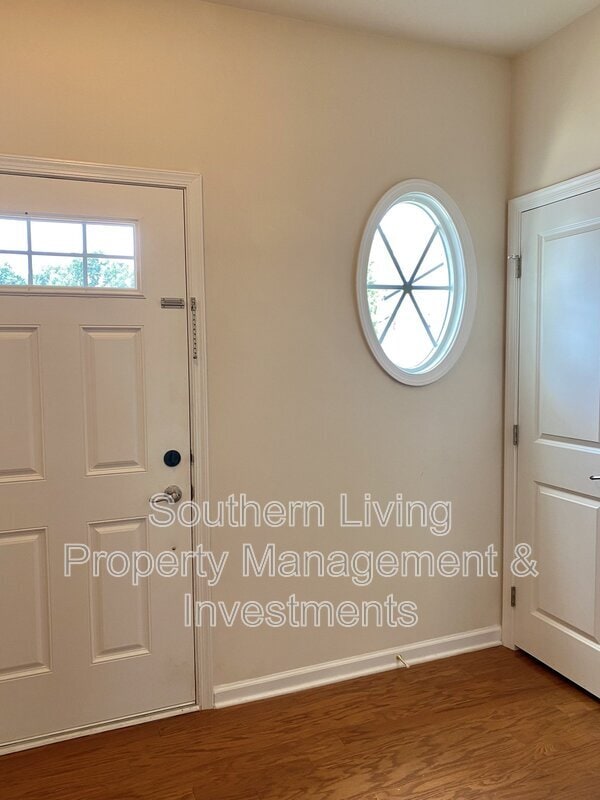 Photo - 2601 Silverthorn Dr