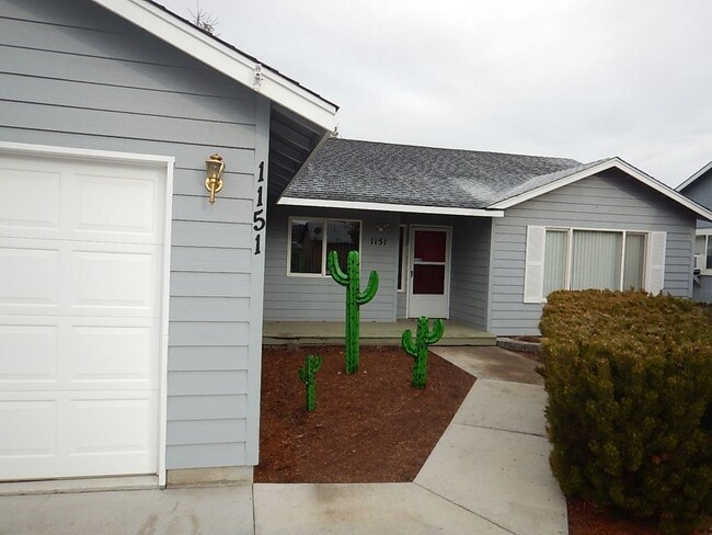 Home Near Schools - Fresh Paint and Floori... - Home Near Schools - Fresh Paint and Floori...