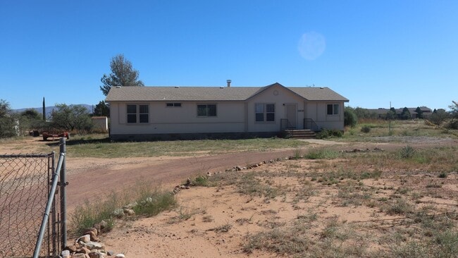 Building Photo - Acreage