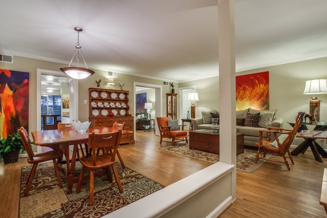 Photo - Memorial Creole