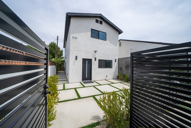 Building Photo - 8104 Paso Robles Ave