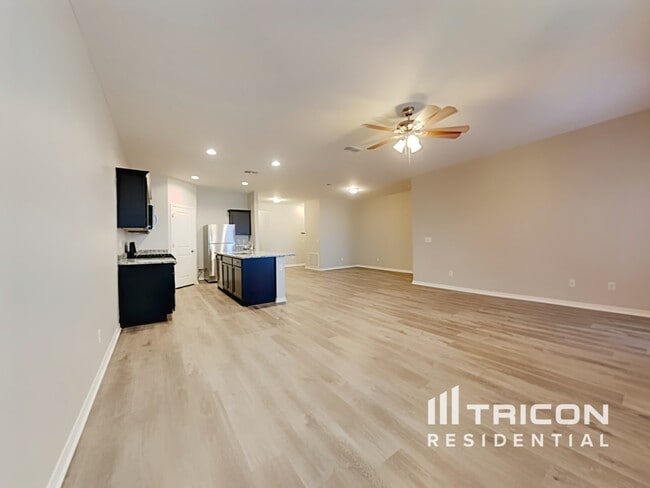 Photo - 232 N 202nd Ln