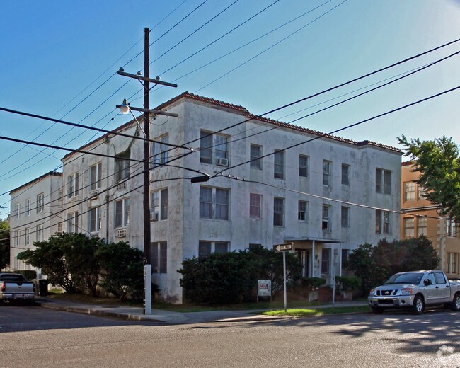 Photo - 3300 Prytania St Apartments