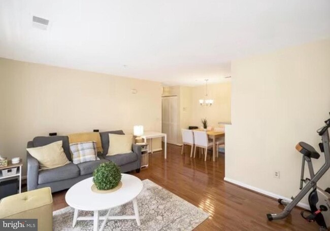 Building Photo - 43 White Pine Cir Unit 303