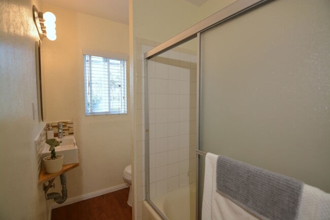 Photo - Kensington_Upper level Spacious 1Bed 1Bath reserved parking Unit 4146 1/2