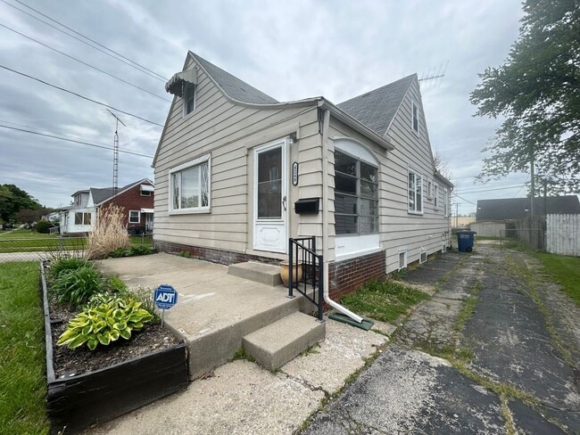 Photo - Charming 3-Bedroom Home in Peaceful West Toledo Neighborhood