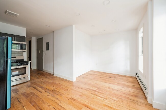 Photo - 838 Freeman St