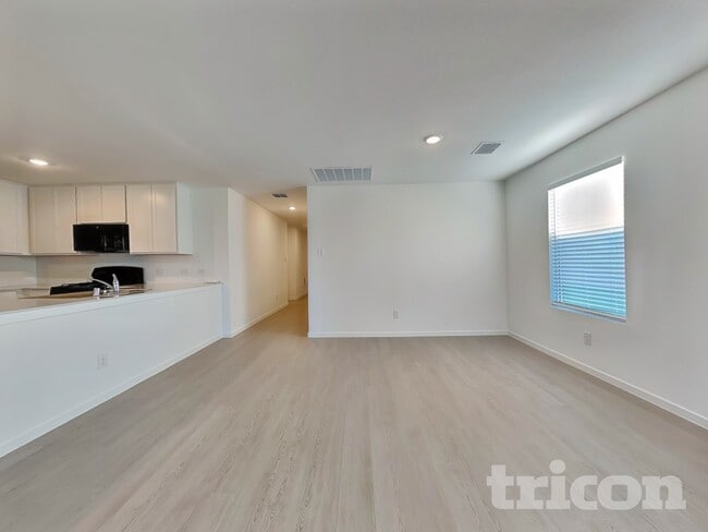 Photo - 1624 Parlier St