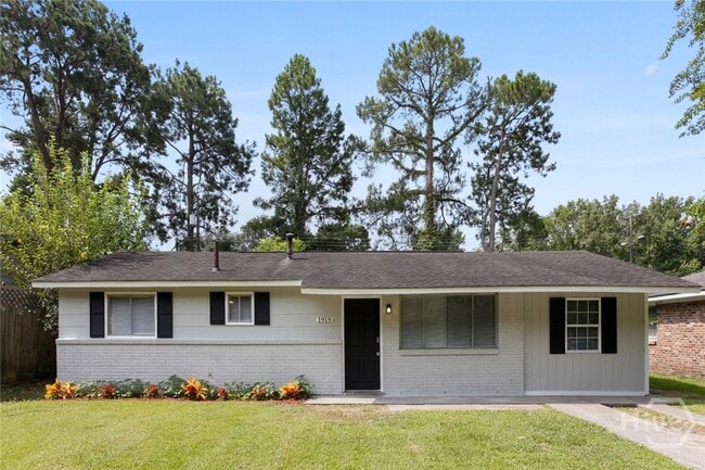 Building Photo - 1919 E 56th St