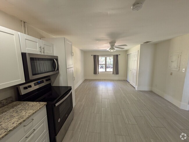 Building Photo - Studio Duplex - Annual Rental in East Naples